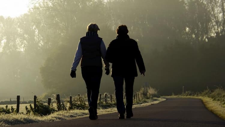 Walking After Dinner: Is It Really Good To Do So?