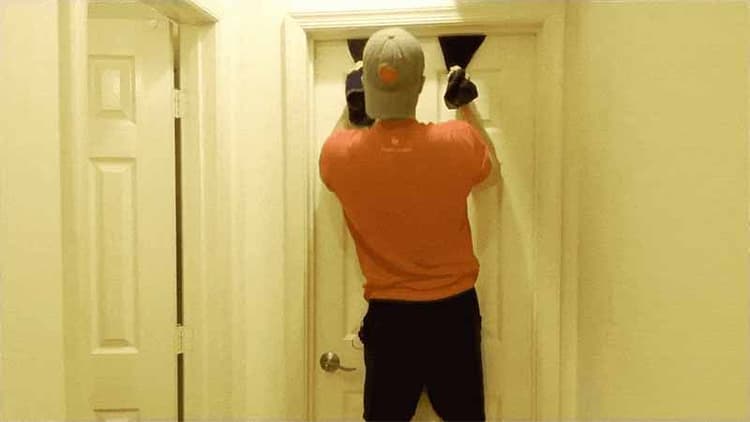 5 Pull-Up Alternatives You Can Do At Home (No Bar)