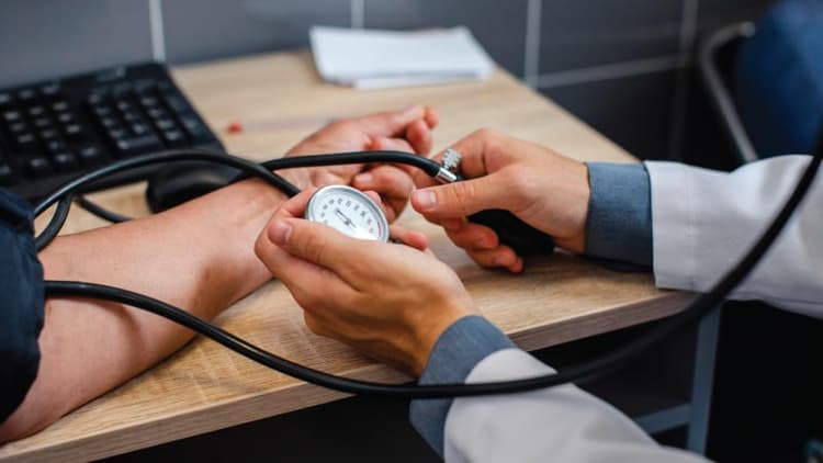 How Fasting Affects Blood Pressure — And When It Can Be Dangerous?