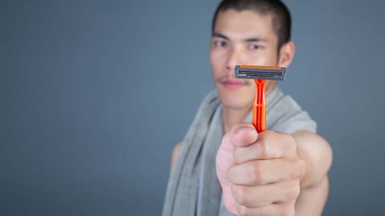 Does Shaving Your Head Lead To Better Hair Growth?