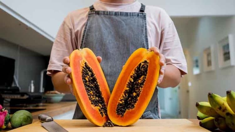 Papaya Is Super Healthy But Don’t Eat It With These 6 Foods