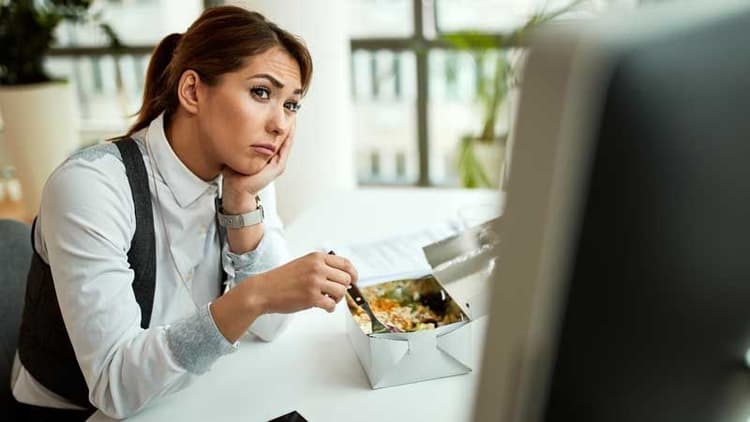 Office Eating Habits That Are Slowly Damaging Health